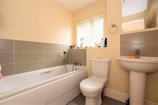 5 bedroom detached house to rent - Photo 1