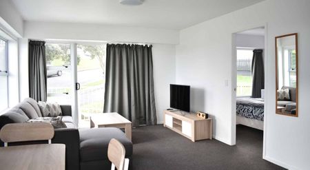 Spacious, Light-Filled Furnished Apartment - Photo 5