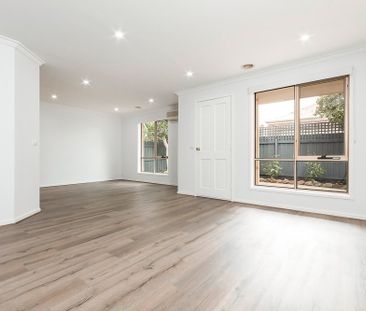 FANTASTIC UNIT IN PERFECT LOCATION. - Photo 2
