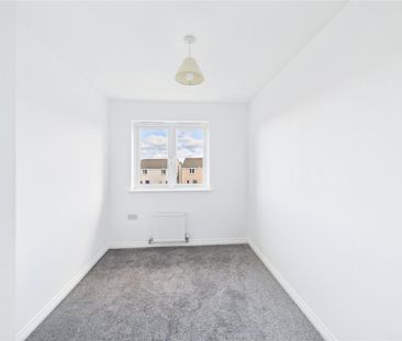 3 bedroom end of terrace house to rent - Photo 5