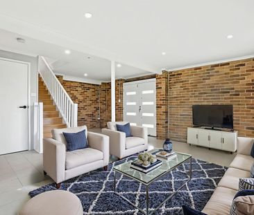 Renovated 4 bedroom family home with Large shed/workshop - Photo 2