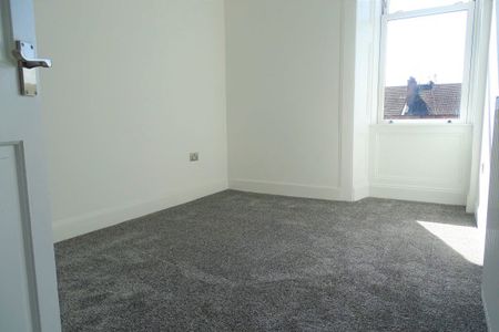2 Bed Flat - Photo 4