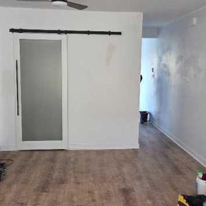 Superbe 3 1/2 fraîchement rénové à Rosemont - Photo 2