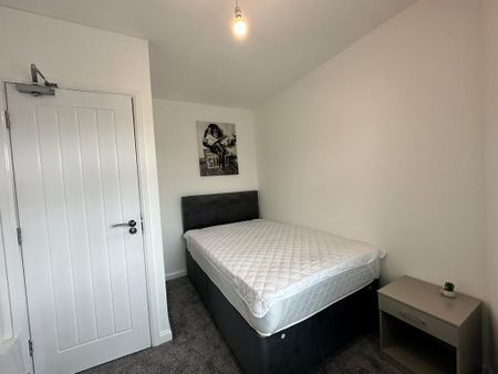 1 bed house share to rent in Brunshaw Road, Burnley, BB10 - Photo 3