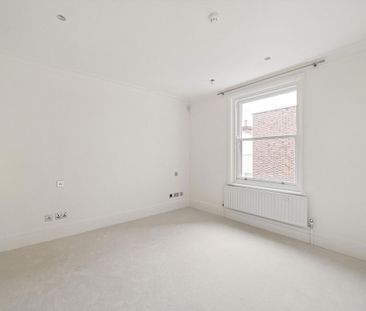 Bright duplex apartment with a roof terrace in Belgravia, SW1W. - Photo 6
