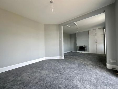 2 bedroom semi-detached house to rent - Photo 5