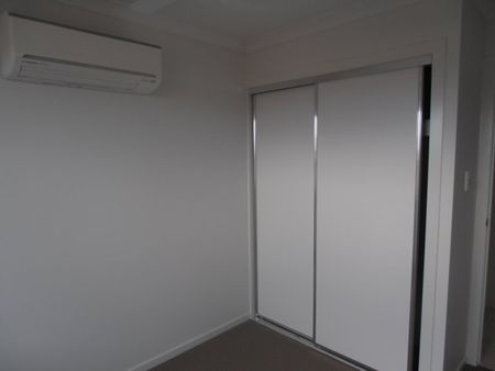 3 Bedroom Duplex in Andergrove Lakes - Photo 2