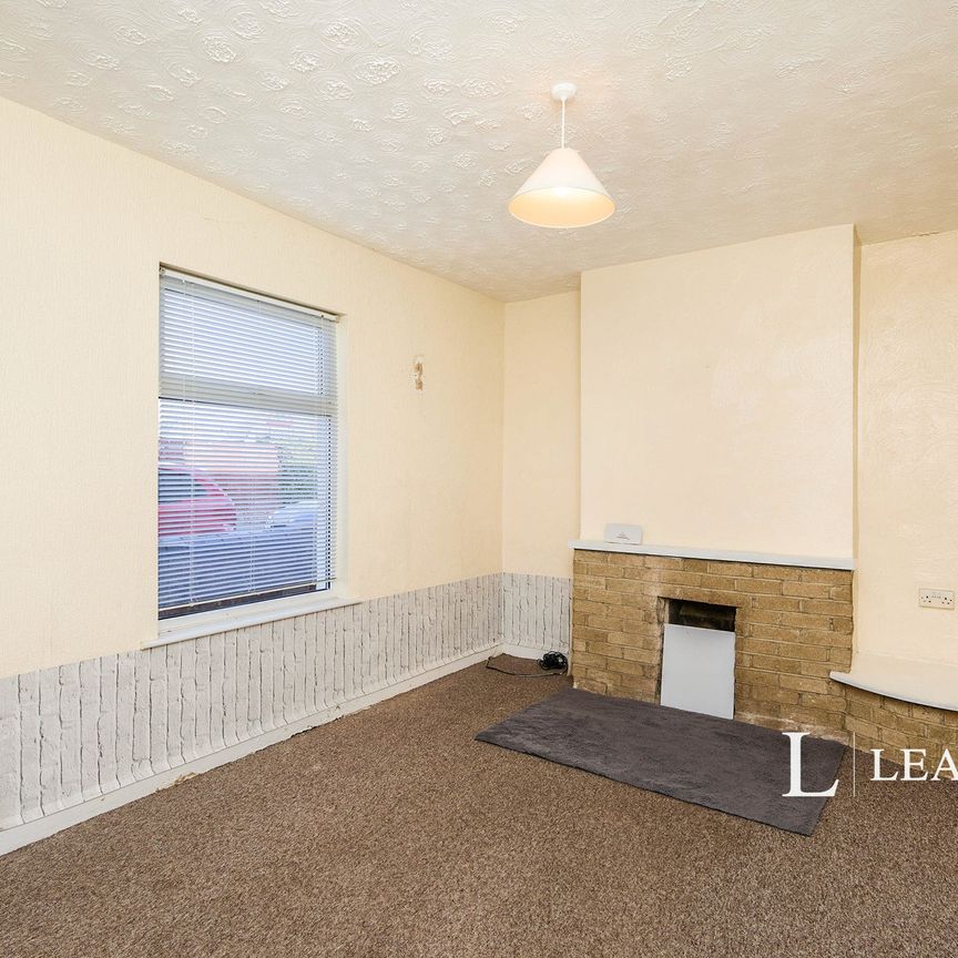 3 bedroom house to rent School Street, Church Gresley, DE11 - Photo 1