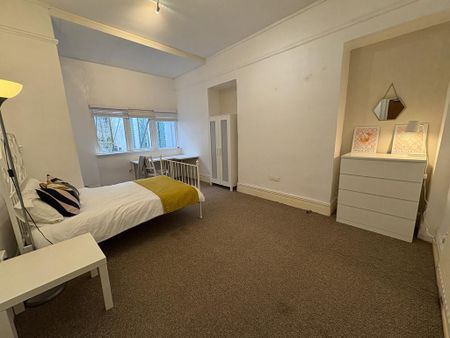 1 bedroom in a house share to rent - Photo 3