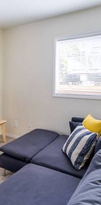 Renovated James Bay Studio Apartment - Waverly - Photo 1