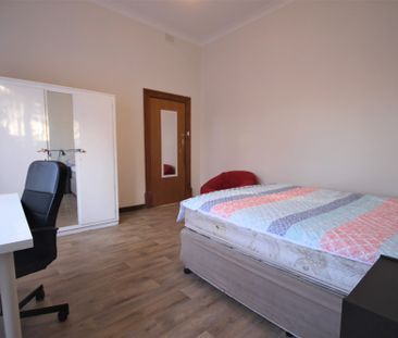 6-bedroom shared house, Cowra St - Photo 4