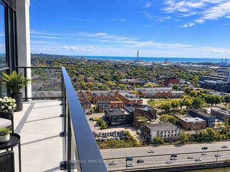 5 Defries Street condo — Toronto, ON (2-Bedroom) - 2 Bedroom - Photo 5