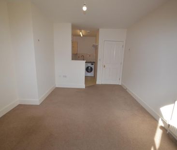 1 bedroom ground floor flat to rent - Photo 5