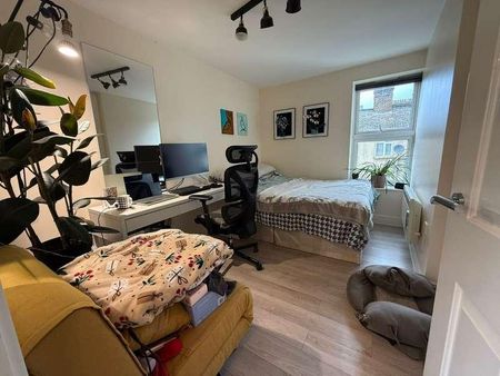 Holloway Road, London, N19 - Photo 3