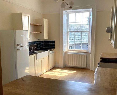 4 Atholl Crescent, Perth is a traditional Georgian villa recently sympathetically refurbished to a particularly high standard and now offered for long term let - Photo 1
