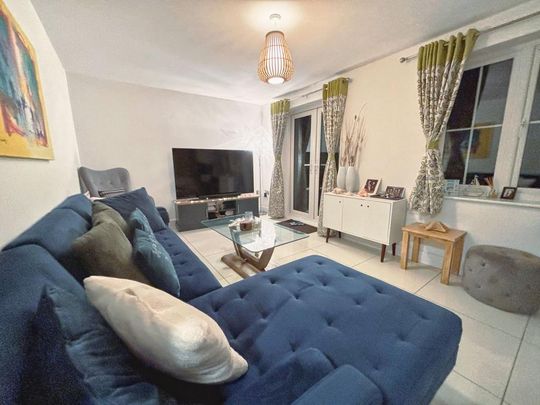 3 bedroom semi-detached house to rent - Photo 1