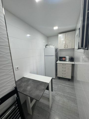 Habitación - Madrid - Carabanchel - 450€ MES - Ref. SNRS22001 - Photo 2