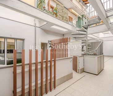 Elegant apartment with private courtyard in Turin centre - Photo 3