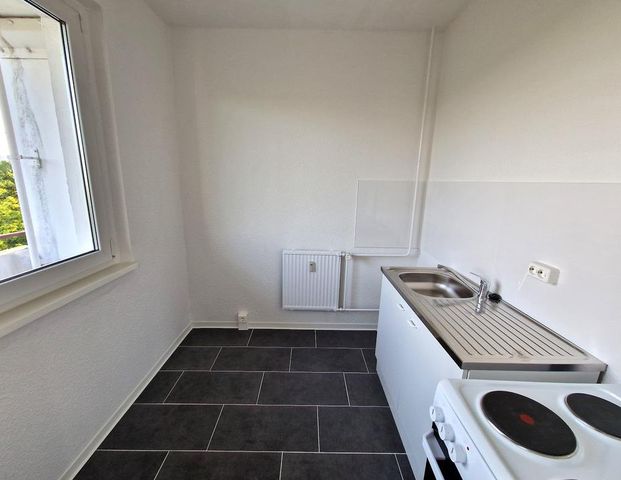 Ab dem 20.12.2025 - wir renovieren Ihre neue 2-Zimmer-Wohnung mit Balkon - Photo 1