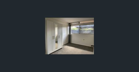 STRATHPINE CENTRAL!!! - Photo 3