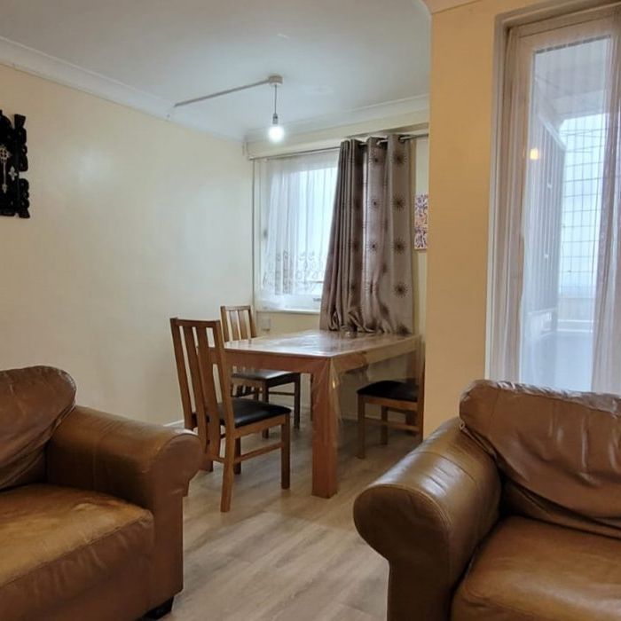 Puteaux House, Mace Street, Bethnal Green, London E2 - Photo 1