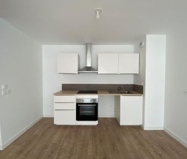 Location Appartement 2 pièces 47m² LE MESNIL ESNARD 76240 - Photo 2