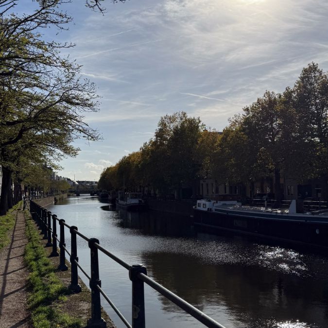 Ruime woning te huur aan de Visserij centrum-Gent - Photo 1