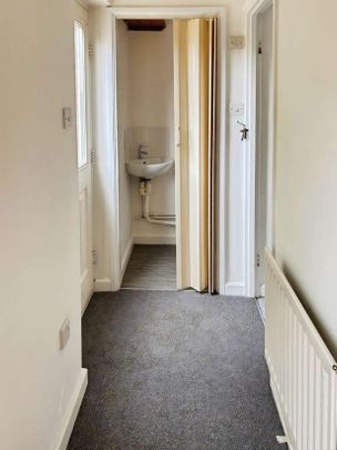 Knowles Close, Rushden, NN10 - Photo 1