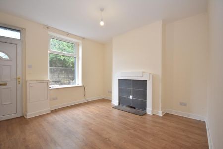 2 bedroom terraced house to rent - Photo 2