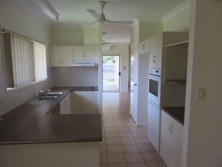 3 Riovista Way, Kirwan - Photo 3