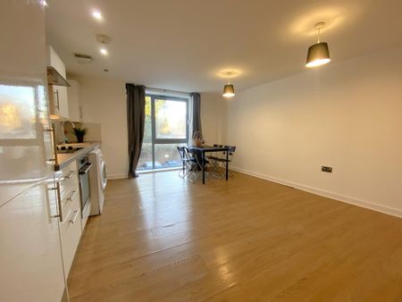 1 bedroom flat to rent - Photo 2