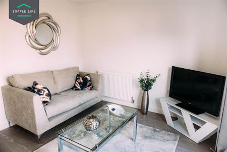 3 bedroom semi-detached house to rent - Photo 4
