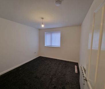 Price £800 pcm - Available Now - Unfurnished - Photo 2