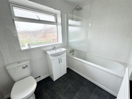 3 bedroom end of terrace house to rent - Photo 5