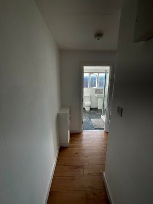1 Bed Flat, Roundhay Road, LS8 - Photo 1