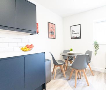 Cromwell Road #16 - Photo 5