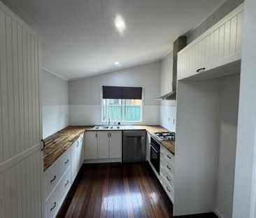 CLOSE TO THE HOSPITAL - CUTE COTTAGE - Photo 6