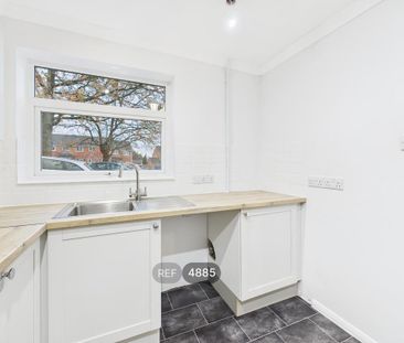 3 bedroom terraced house to rent - Photo 5