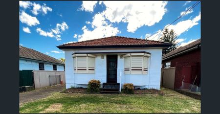 Stylishly Renovated Family Home in Highly Sought-After Rydalmere Location! - Photo 5