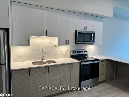 75 Barrie Road #112 - Photo 2