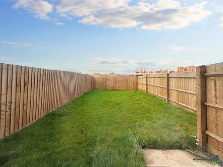 2 bedroom semi-detached house to rent - Photo 3