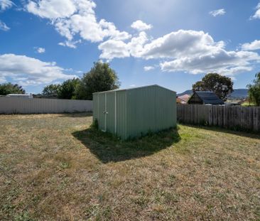 Modern Family Home - Photo 4