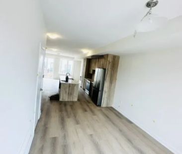 Condo Townhouse For Lease | W9244379 - Photo 6