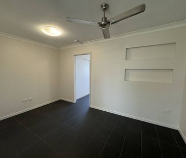 RENOVATED 1 BEDROOM IN QUIET COMPLEX - Photo 4