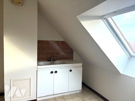 A LOUER : Un appartement de type F1 Bis de 35m² situé au 4ème étage avec ascenseur à AVALLON R... - Photo 4