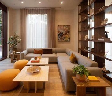 Pearl Yard, Stratford, SE16 - Photo 1