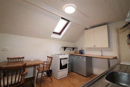 5a Main Street, Ballynahinch, BT24 8DN - Photo 3