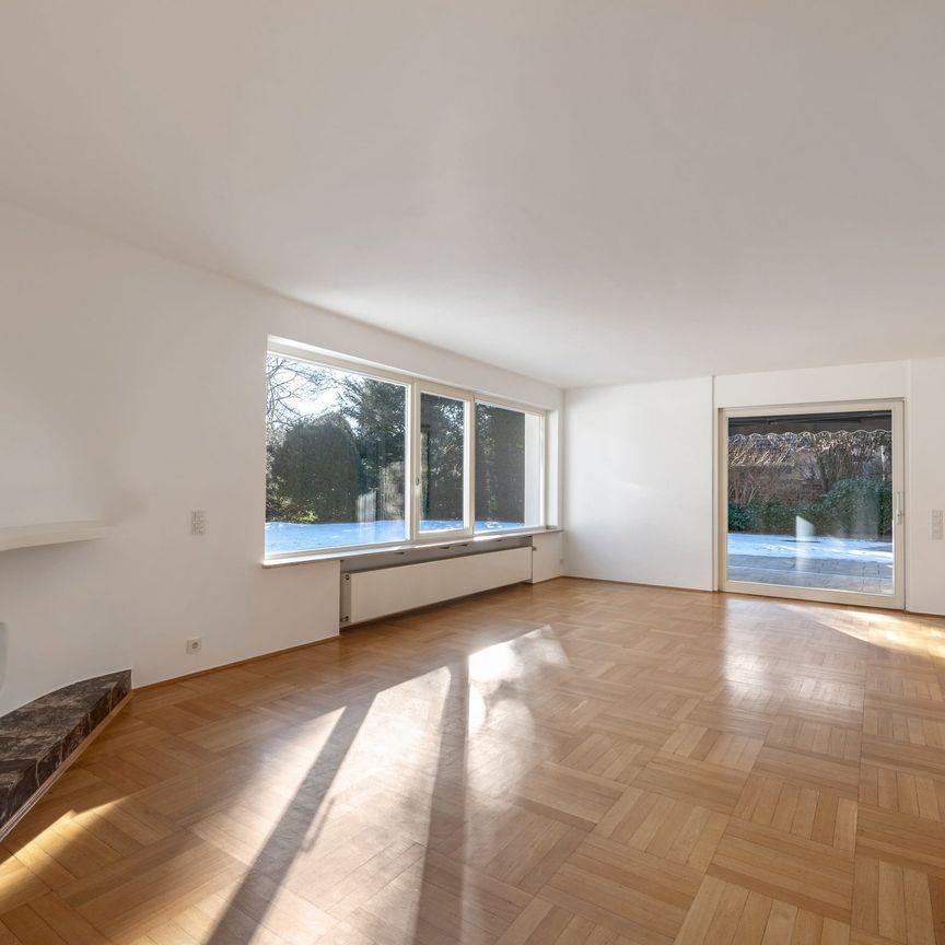 Familiär und vielseitig: Großzügige Villa mit viel Privatsphäre, Garten und Pool - Foto 1