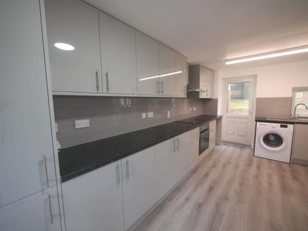 3 bedroom terraced house to rent - Photo 3