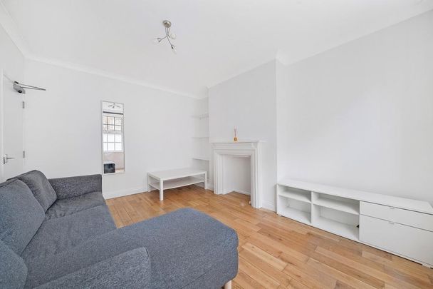 3 bedroom flat to rent - Photo 1
